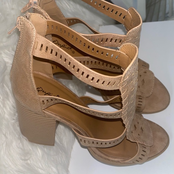 Brand New QUPID Tan Strappy Peep Toe Heeled Sandal -  SIZE 10 (box included) - Picture 6 of 12